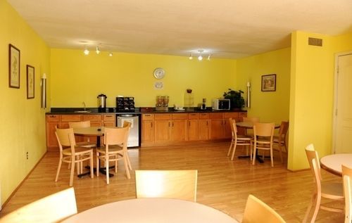 Americas Best Value Inn Story City Екстериор снимка